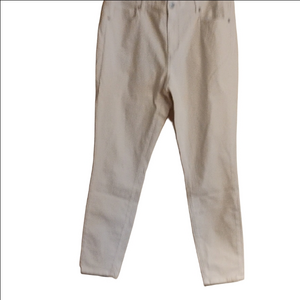 LOFT Off White  Buttoned Denim Jeans. Size 12/31. Great For Summer!